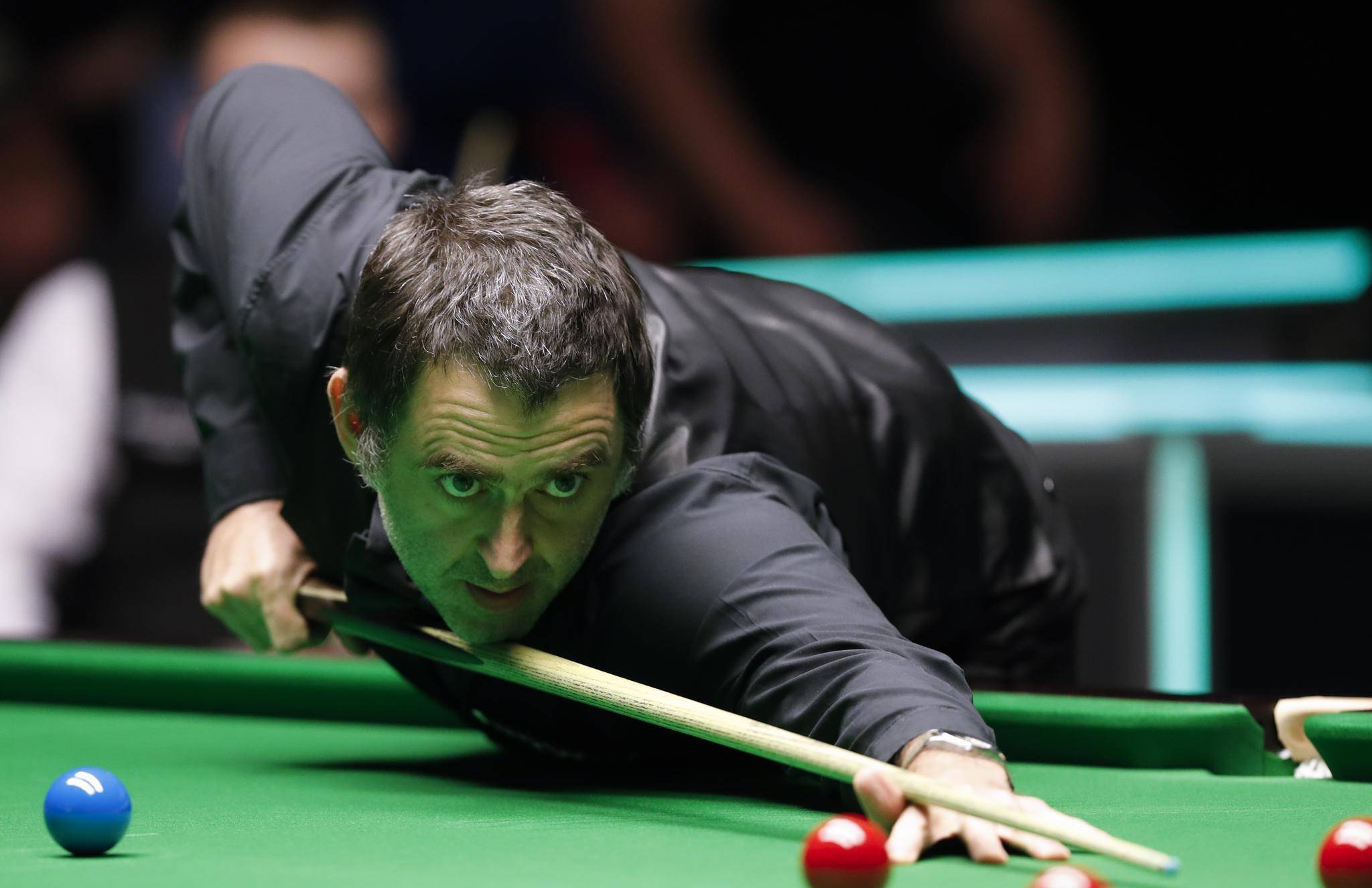 成功登顶英 成功登顶英